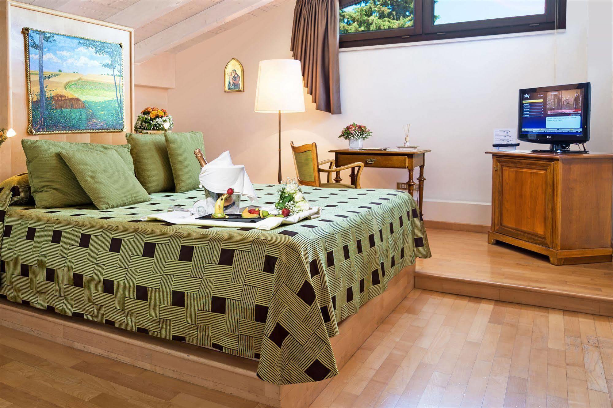 Hotel Terranobile Metaresort Бари Екстериор снимка